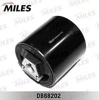 Сайлентблок рычага передний BMW X3 E83 (LMI 2981701) DB68202